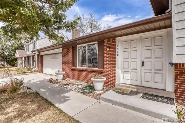 2520 S Fairplay Way Aurora, CO 80014