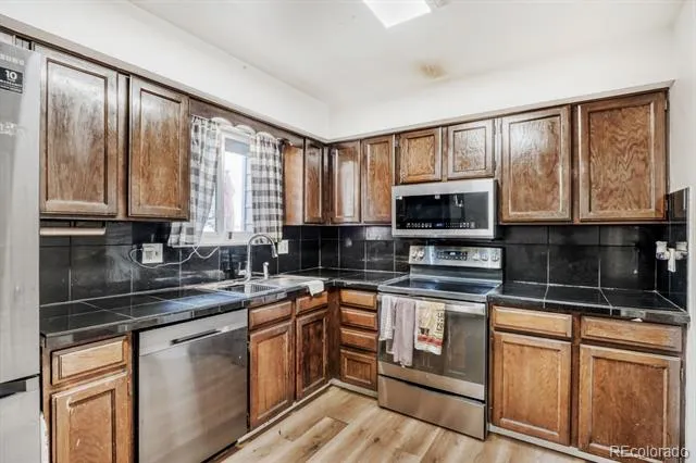 2520 S Fairplay Way Aurora, CO 80014