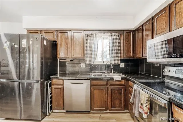 2520 S Fairplay Way Aurora, CO 80014