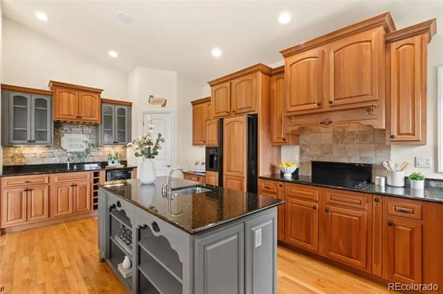 2425 Mesa Crest Grove Colorado Springs, CO 80904