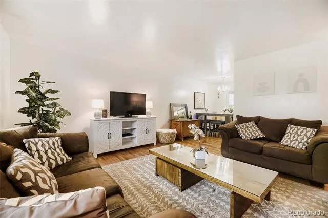 2529 W Mosier Place Denver, CO 80219