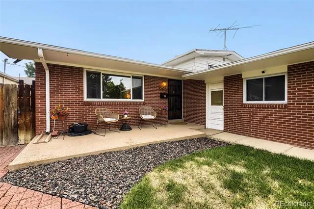 2529 W Mosier Place Denver, CO 80219