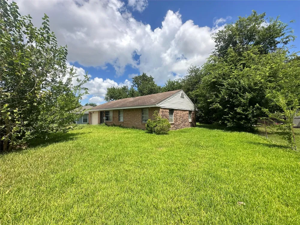 3127 Groton Drive Houston, TX 77051