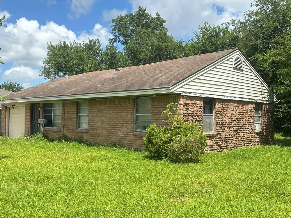3127 Groton Drive Houston, TX 77051