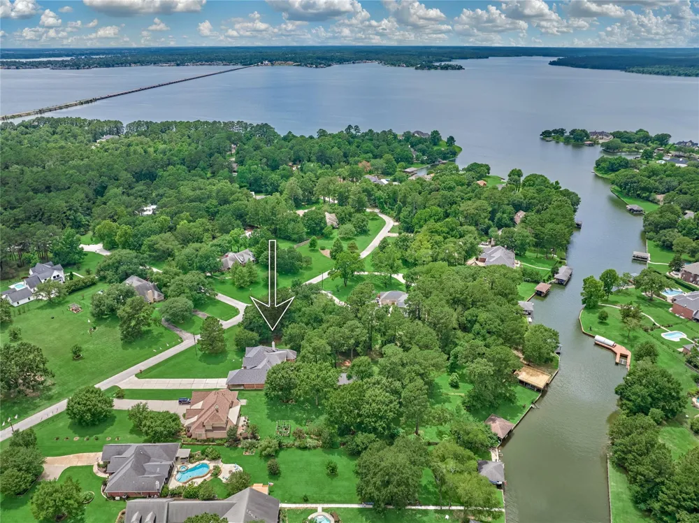 14538 Hillshire Drive Willis, TX 77318