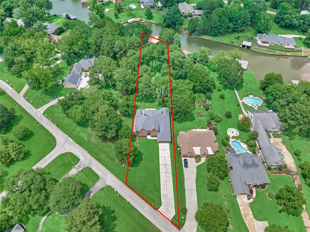 14538 Hillshire Drive Willis, TX 77318
