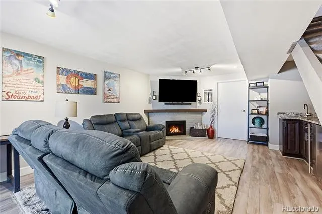 6916 S Broadway Littleton, CO 80122