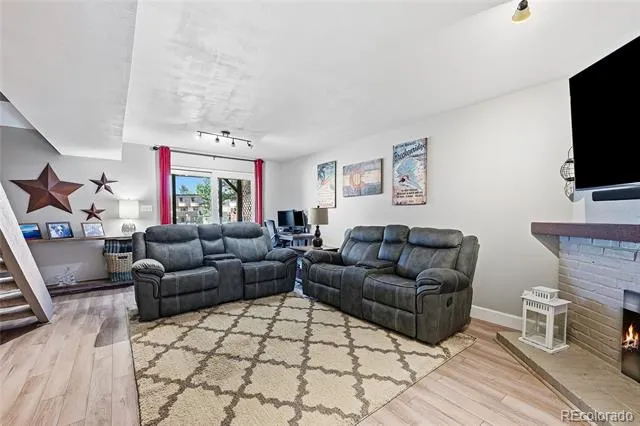 6916 S Broadway Littleton, CO 80122