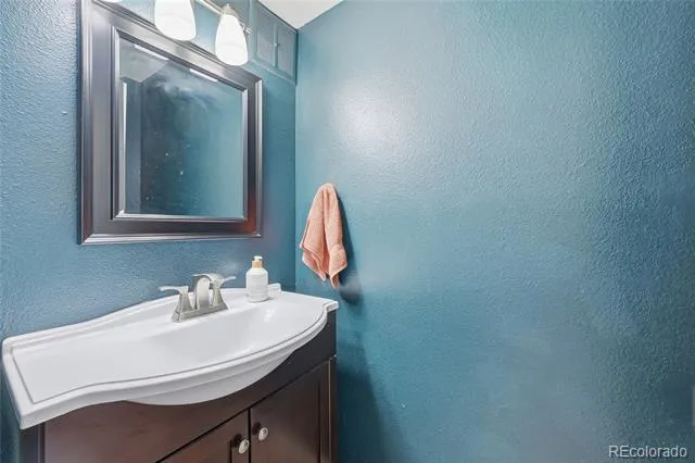 6916 S Broadway Littleton, CO 80122