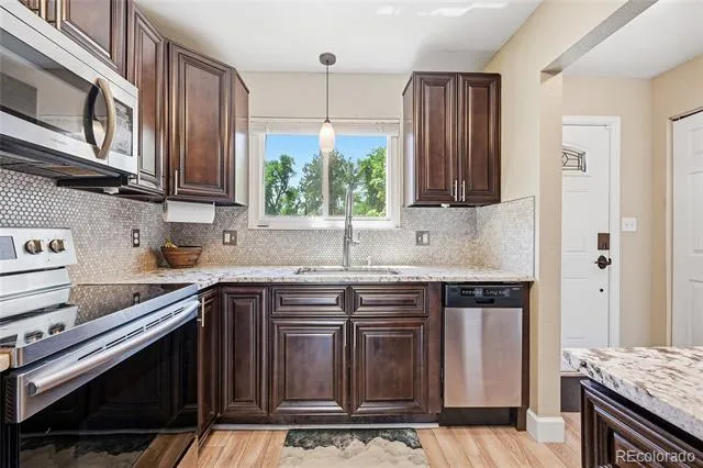 6916 S Broadway Littleton, CO 80122