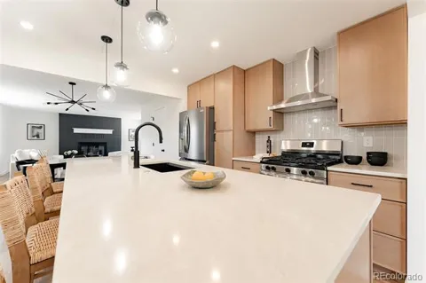 1279 S Raritan