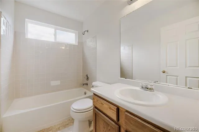 2831 S Walden Way Aurora, CO 80013
