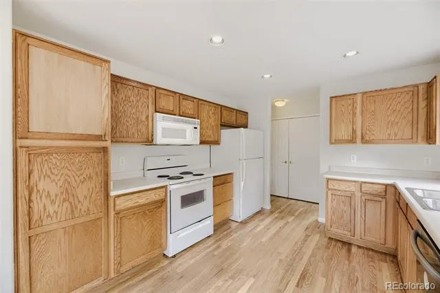 2831 S Walden Way Aurora, CO 80013