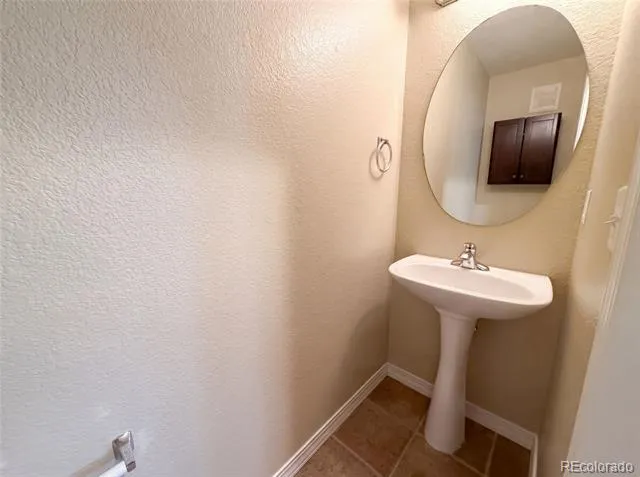 23560 Alamo Place #B Aurora, CO 80016