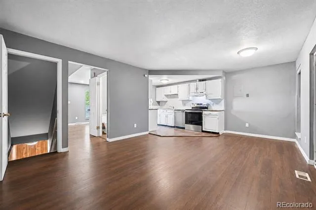 178 Paris Circle Aurora, CO 80011