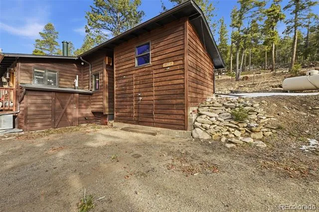 34089 Lyttle Dowdle Drive Golden, CO 80403