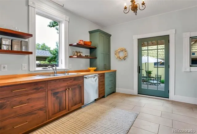 1812 S Lincoln Street Denver, CO 80210