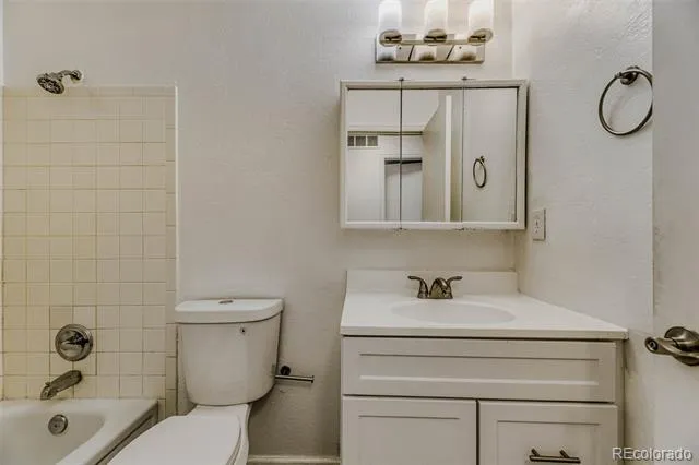 3584 S Olathe Way Aurora, CO 80013