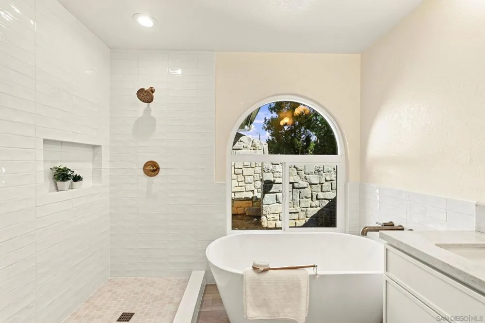3497 Heatherwood Dr. El Cajon, CA 92019