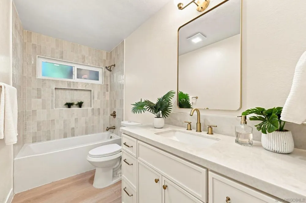 3497 Heatherwood Dr. El Cajon, CA 92019