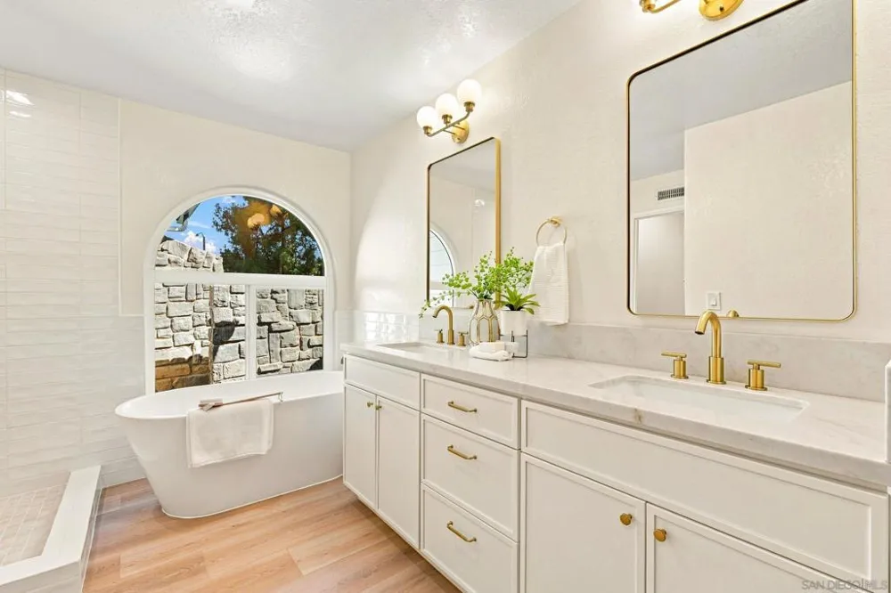 3497 Heatherwood Dr. El Cajon, CA 92019