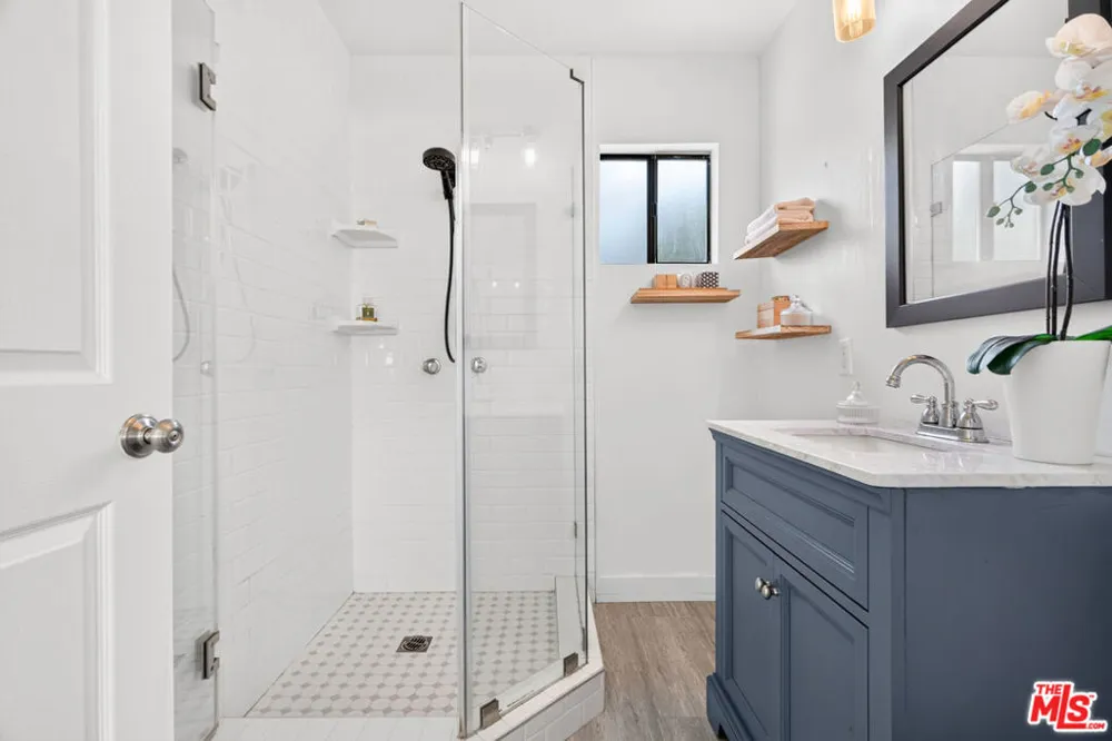 1662 W 214th Street Los Angeles, CA 90501