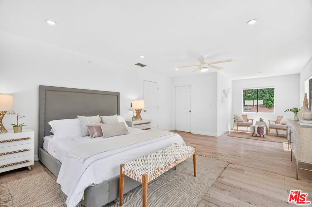 1662 W 214th Street Los Angeles, CA 90501