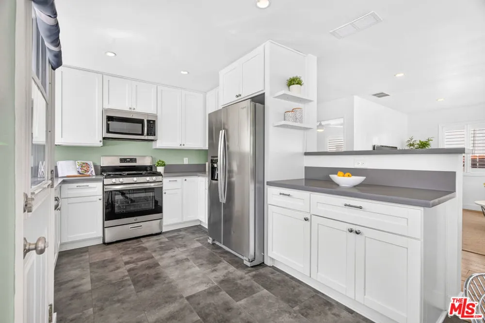 1662 W 214th Street Los Angeles, CA 90501
