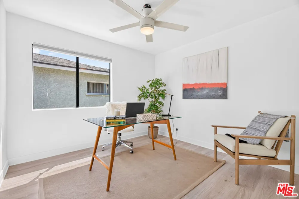 1662 W 214th Street Los Angeles, CA 90501