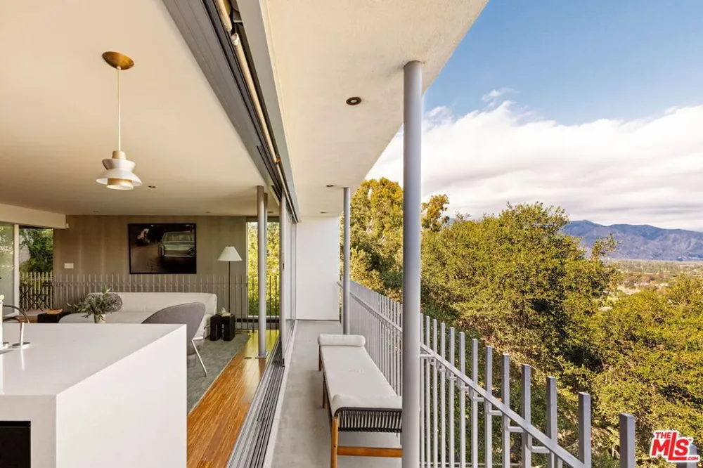 1290 Rancheros Road Pasadena, CA 91103