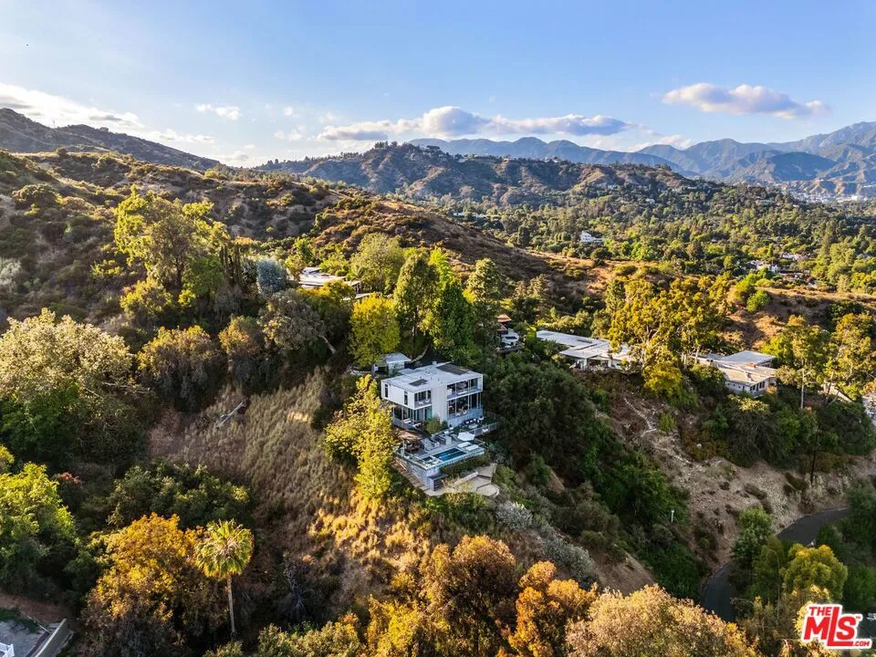 1290 Rancheros Road Pasadena, CA 91103