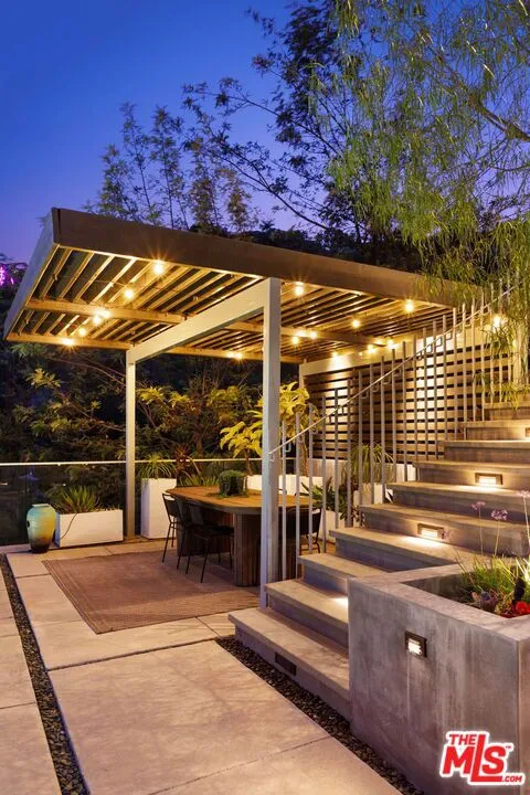 1290 Rancheros Road Pasadena, CA 91103