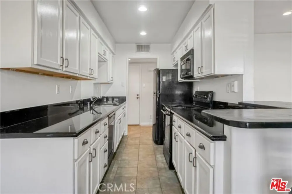 5003 Tilden Avenue #109 Sherman Oaks, CA 91423