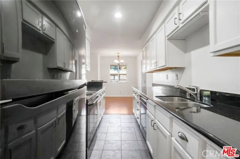 5003 Tilden Avenue #109 Sherman Oaks, CA 91423
