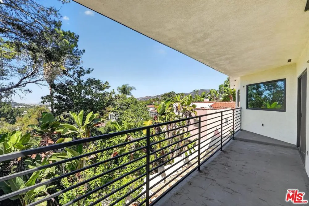 3950 Franklin Avenue Los Angeles, CA 90027