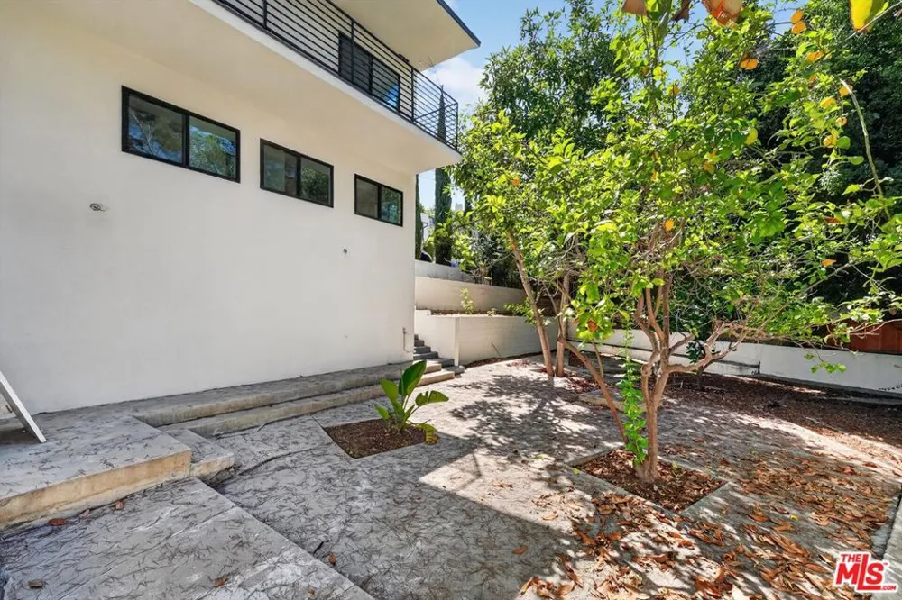3950 Franklin Avenue Los Angeles, CA 90027