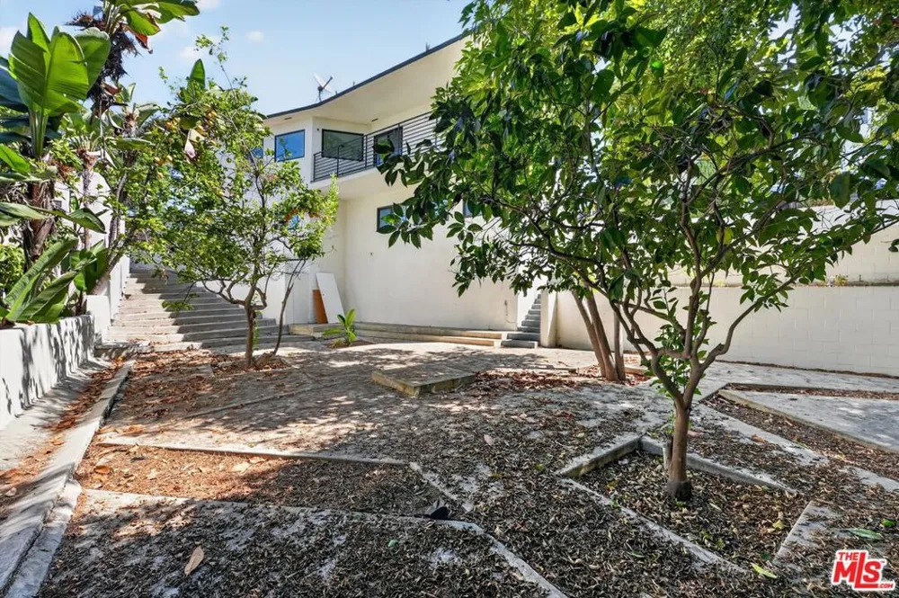 3950 Franklin Avenue Los Angeles, CA 90027