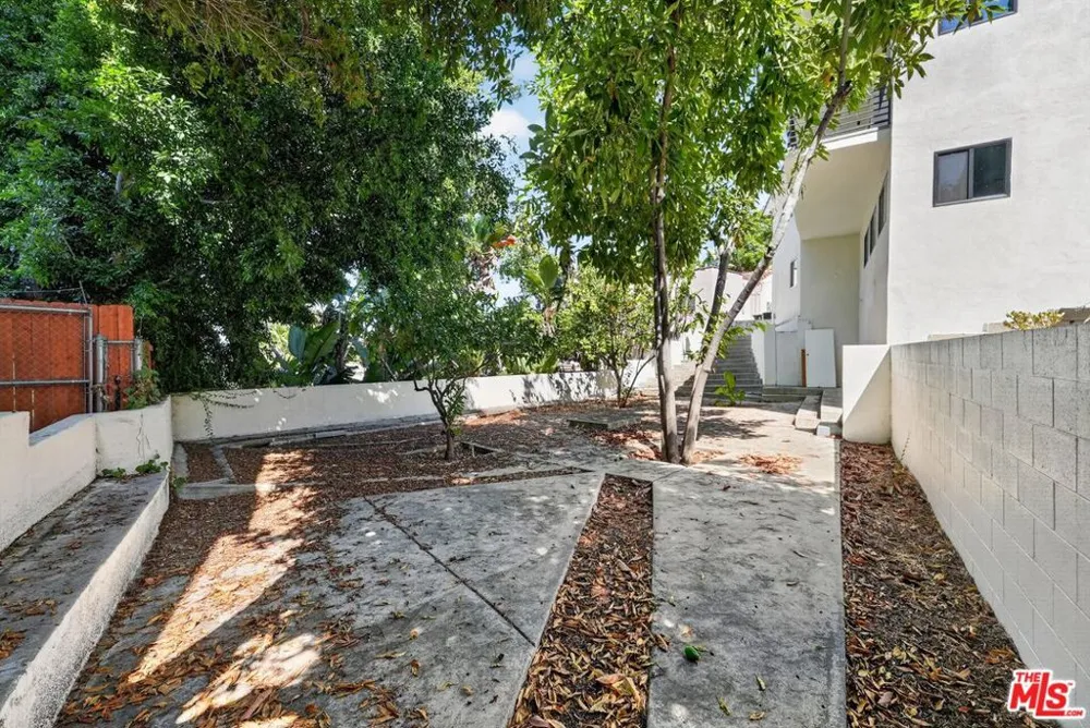 3950 Franklin Avenue Los Angeles, CA 90027