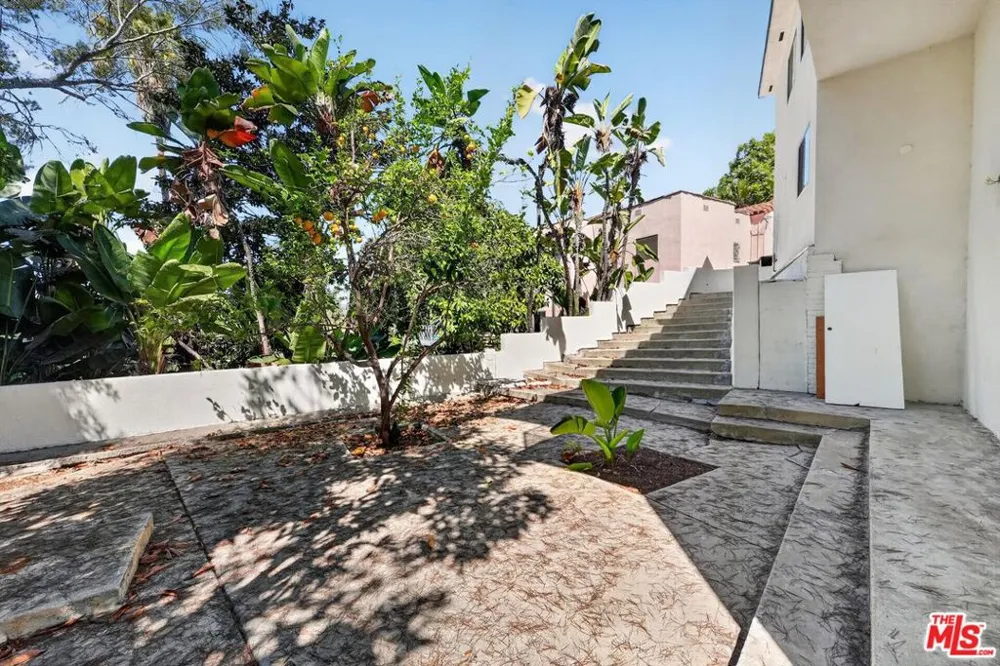 3950 Franklin Avenue Los Angeles, CA 90027