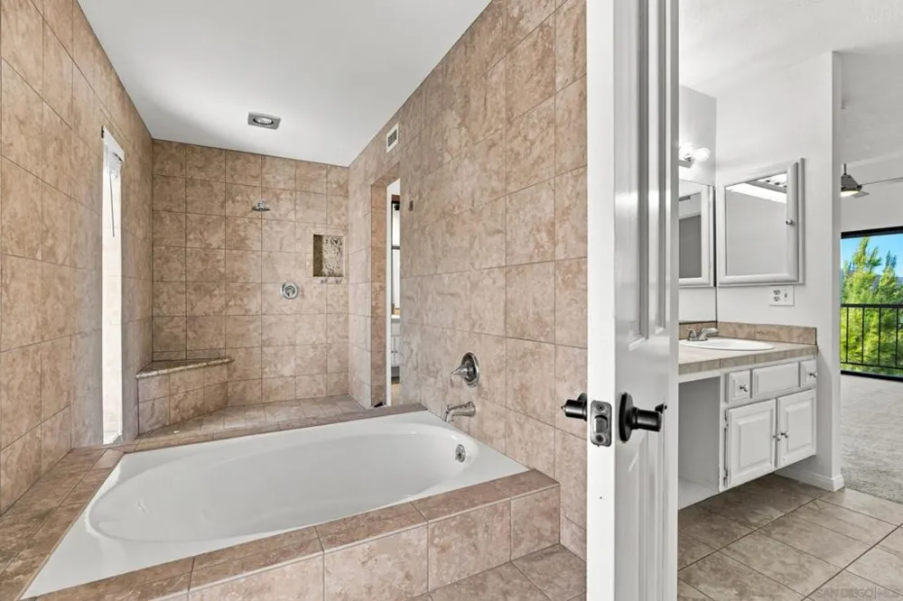 15615 Vista Vicente #6 Ramona, CA 92065