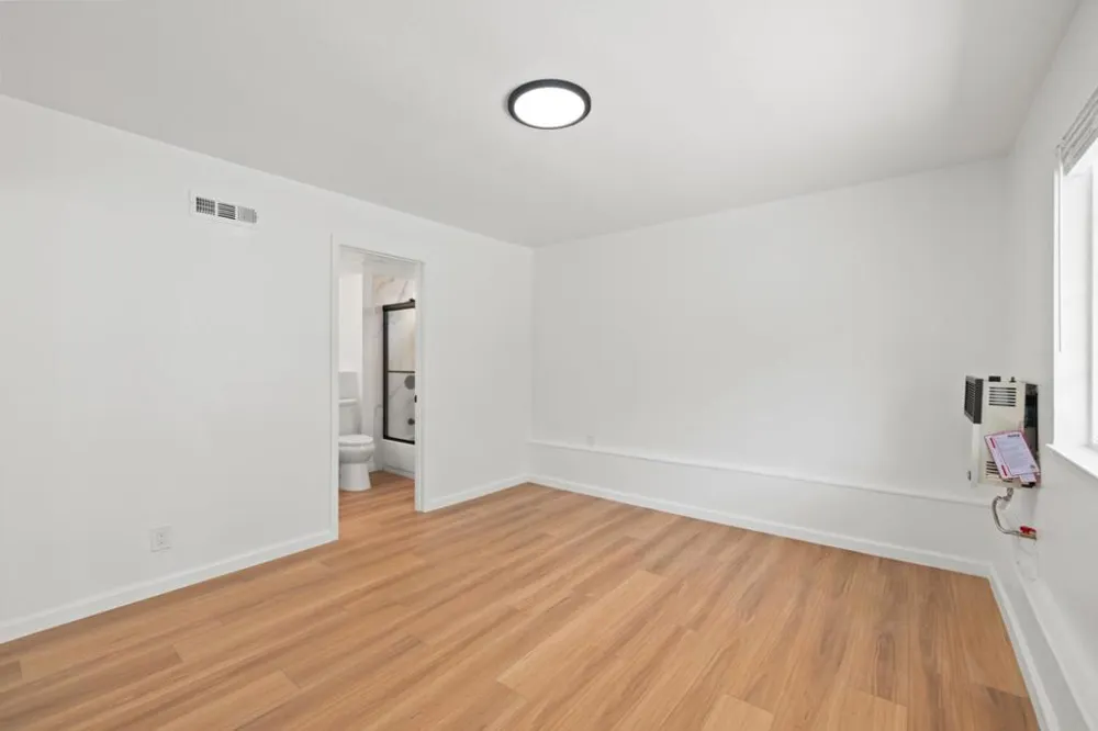 64 Lycett Circle Daly City, CA 94015
