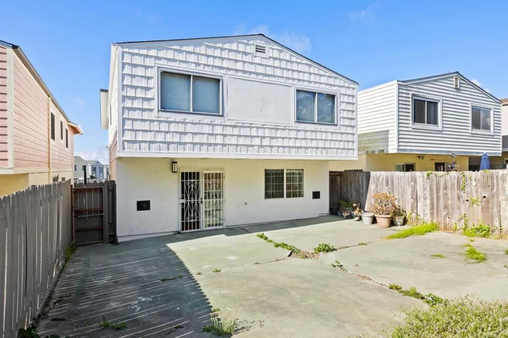 64 Lycett Circle Daly City, CA 94015