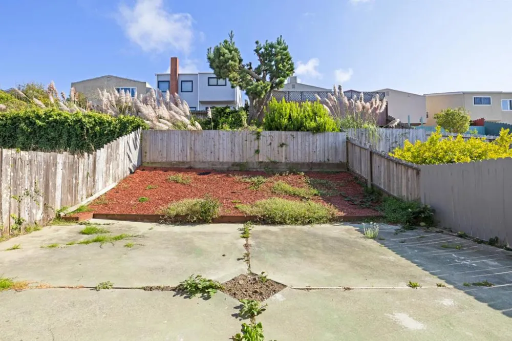 64 Lycett Circle Daly City, CA 94015