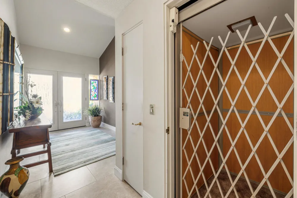 208 Kavenish Drive #208 Rancho Mirage, CA 92270