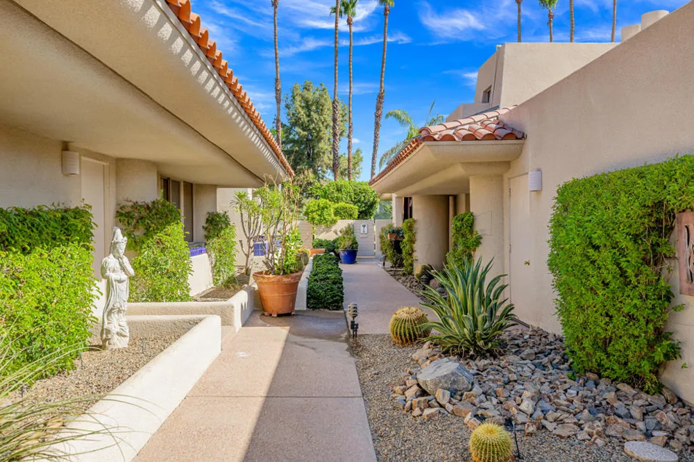 208 Kavenish Drive #208 Rancho Mirage, CA 92270