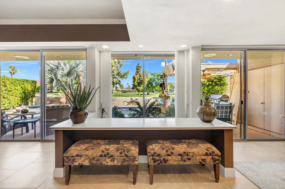 208 Kavenish Drive #208 Rancho Mirage, CA 92270