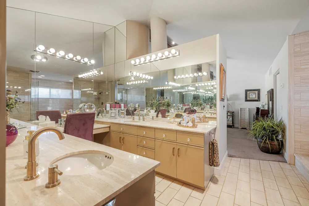 208 Kavenish Drive #208 Rancho Mirage, CA 92270
