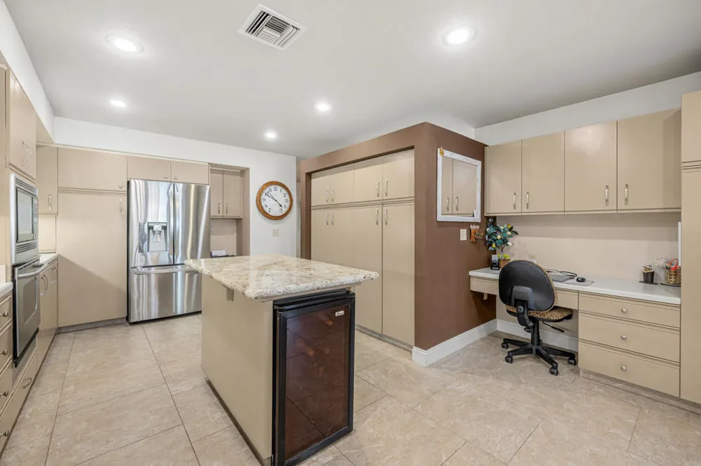 208 Kavenish Drive #208 Rancho Mirage, CA 92270