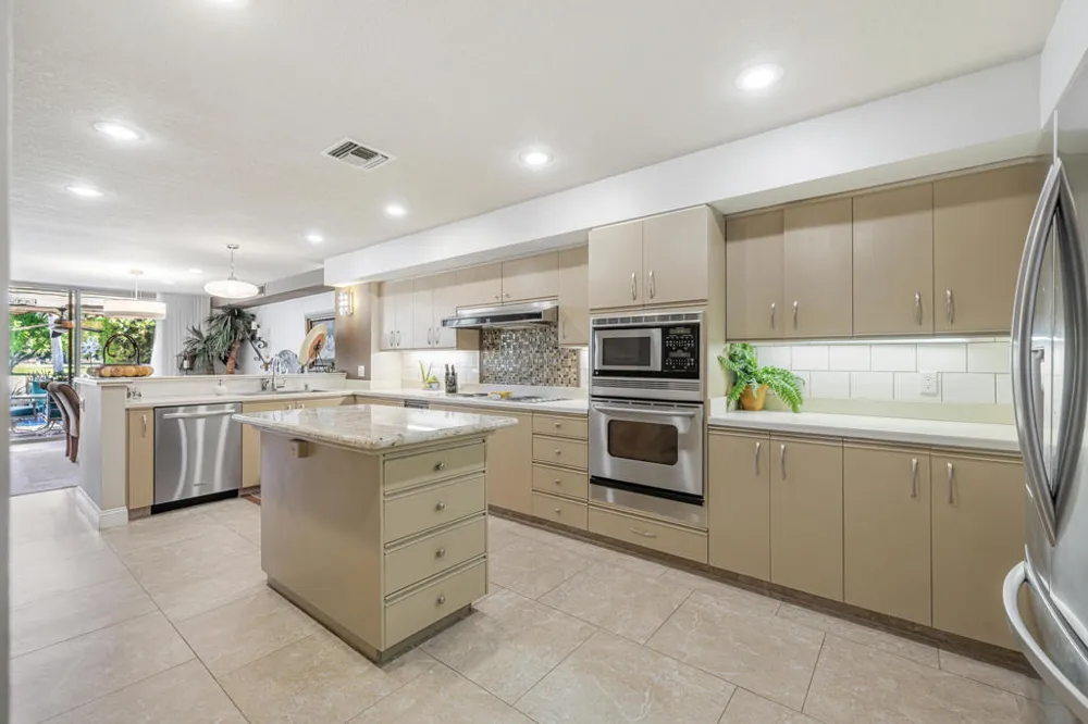 208 Kavenish Drive #208 Rancho Mirage, CA 92270