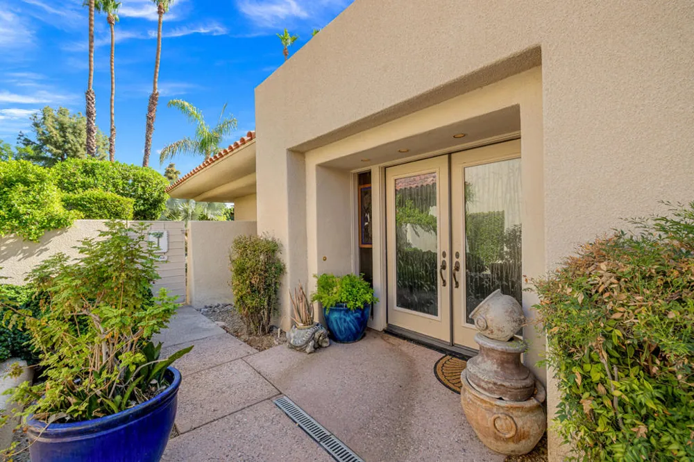 208 Kavenish Drive #208 Rancho Mirage, CA 92270
